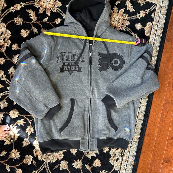 Men’s Philadelphia Flyers reversible heavy weight fleece hoodie. Gray/Black - Picture 6 of 10